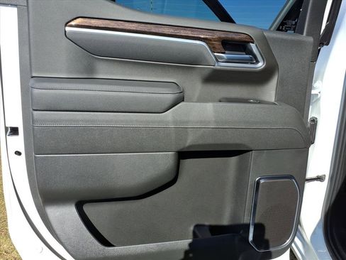 New 2026 GMC Sierra 1500 Elevation image 17