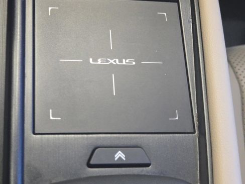 Used 2019 Lexus ES 350 image 9