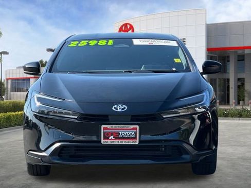 Used 2024 Toyota Prius LE image 11
