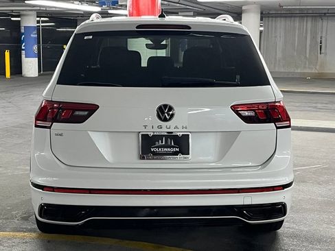 Certified 2023 Volkswagen Tiguan SE R-Line FWD image 35