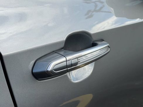 Used 2024 Cadillac XT4 Premium Luxury image 23