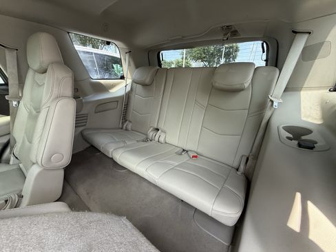 Used 2016 Cadillac Escalade Luxury RWD image 30