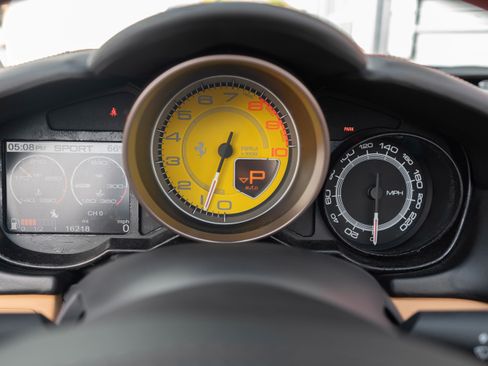 Used 2010 Ferrari California RWD image 16
