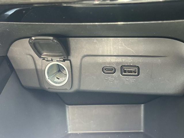 Used 2024 Chevrolet Trax LT w/ Driver Confidence Package FWD image 32