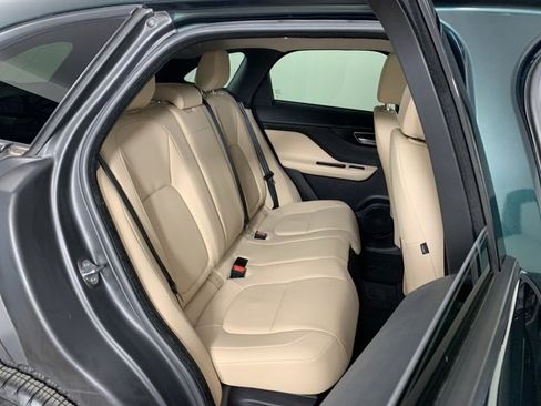 Used 2018 Jaguar F-PACE Premium image 35