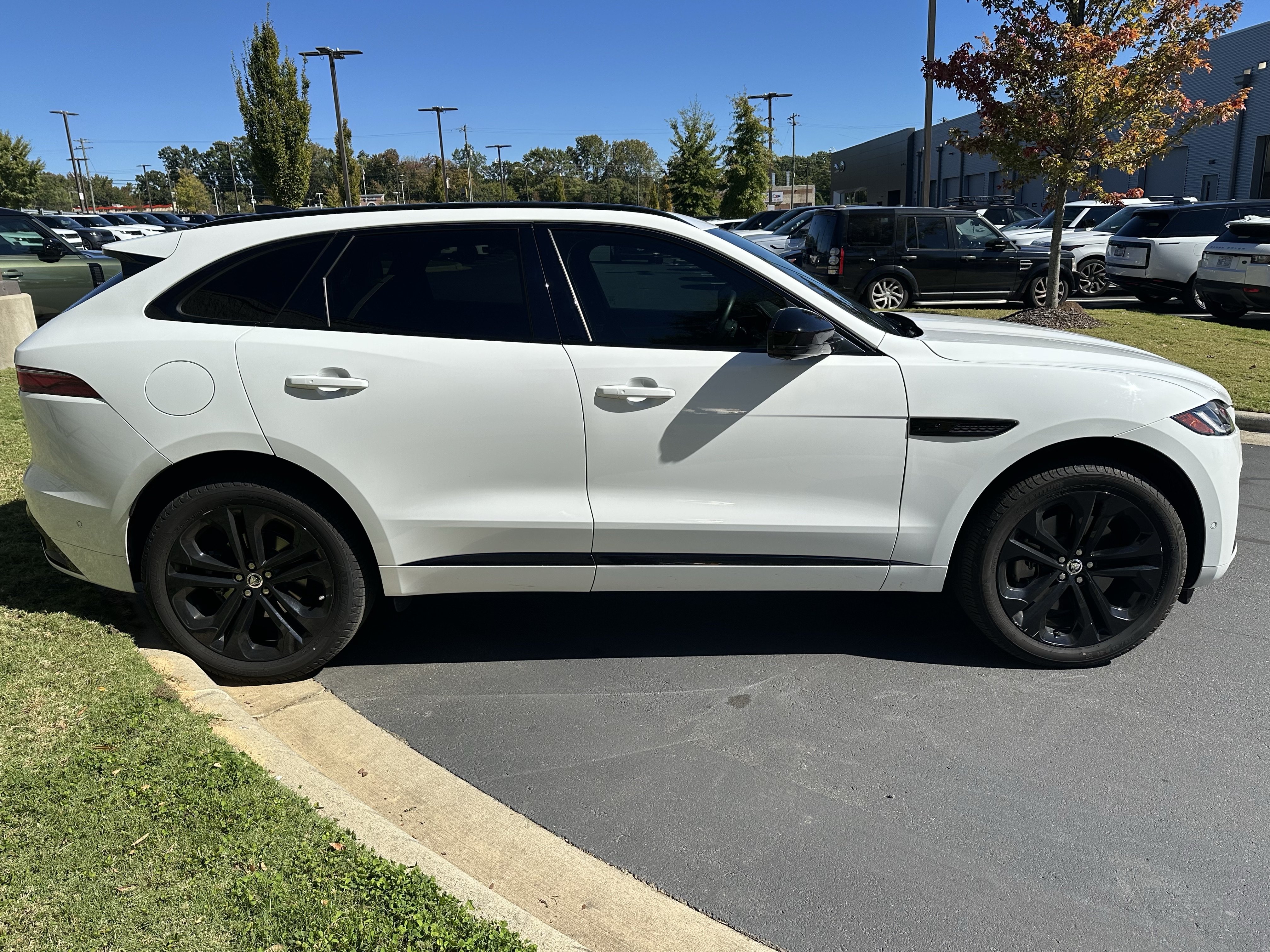 Used 2026 Jaguar F-PACE R-Dynamic S AWD/4WD image 8