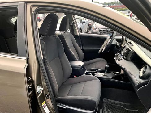 Used 2015 Toyota RAV4 XLE AWD/4WD image 11