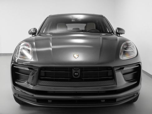 Used 2025 Porsche Macan image 8