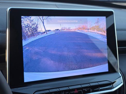 Used 2026 Jeep Compass Limited w/ Limited Altitude Pack image 33