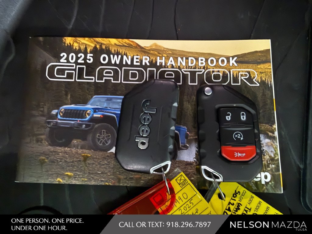 Used 2025 Jeep Gladiator Mojave w/ Convenience Group AWD/4WD image 47