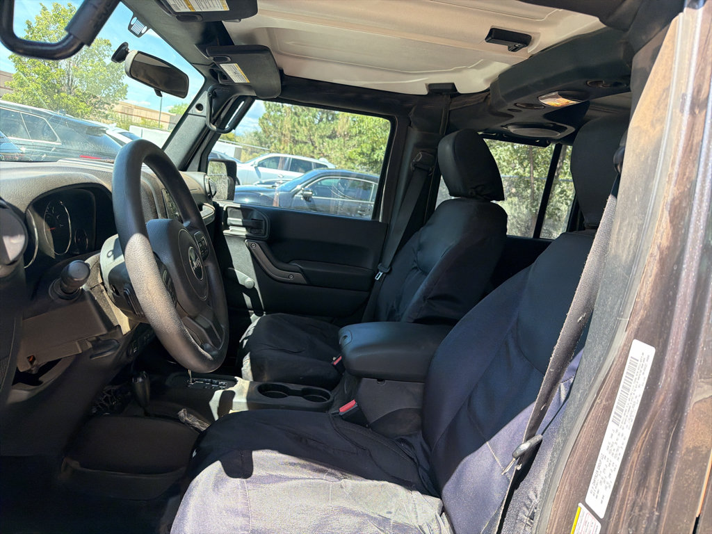 Used 2014 Jeep Wrangler Unlimited Sport AWD/4WD image 2