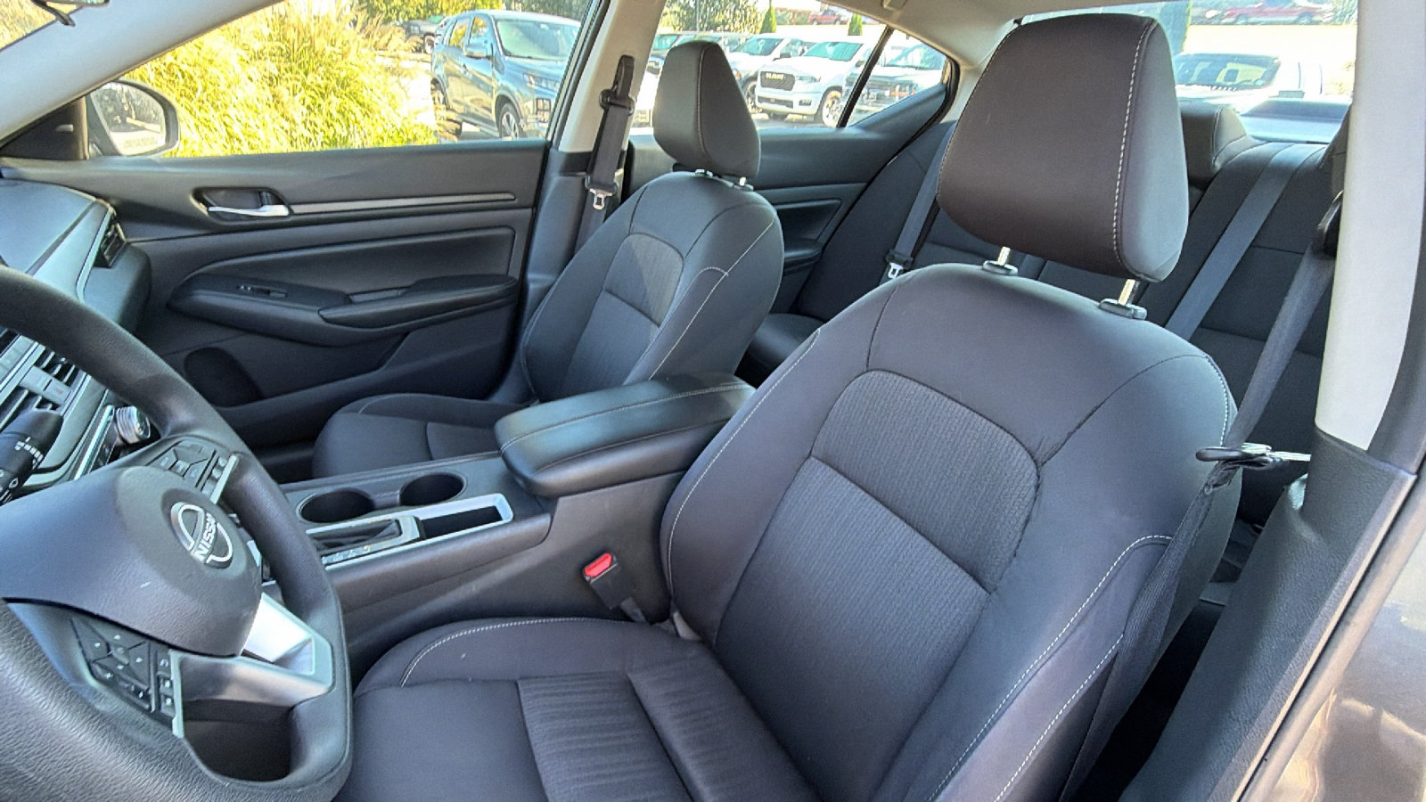 Used 2025 Nissan Altima 2.5 SV FWD image 17