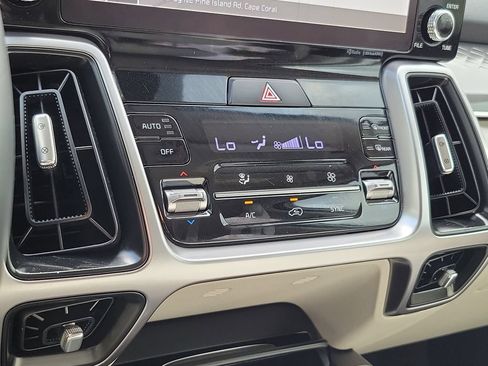 Used 2023 Kia Sorento S FWD image 31