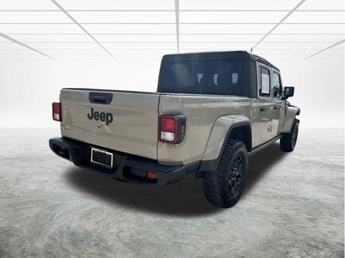 Used 2022 Jeep Gladiator Sport image 5