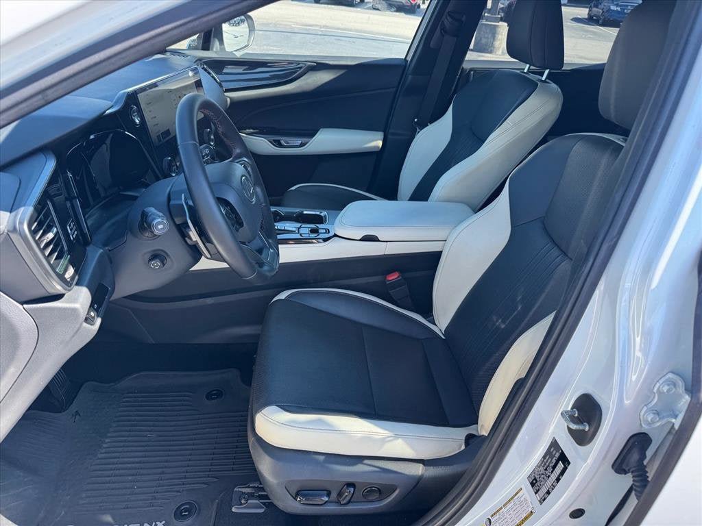 Used 2023 Lexus NX 350h AWD image 13