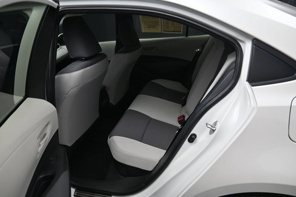 Used 2024 Toyota Corolla LE w/ LE Convenience Package FWD image 25