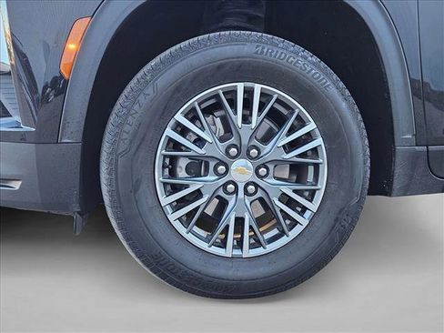 Used 2024 Chevrolet Traverse LT image 25