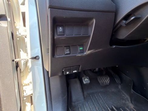 Used 2018 Nissan Rogue Sport S image 8