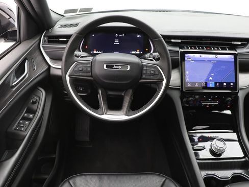 Used 2024 Jeep Grand Cherokee L Limited w/ Luxury Tech Group II image 13