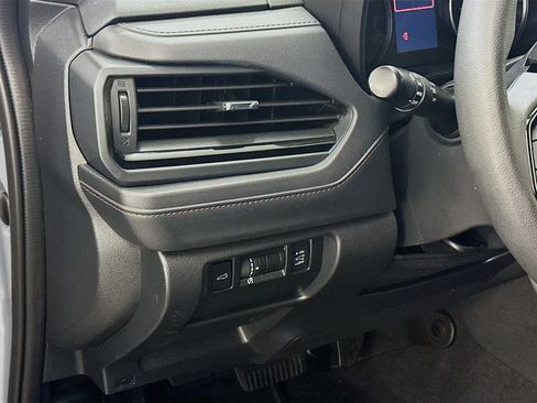 Used 2025 Subaru Forester Touring AWD/4WD image 17