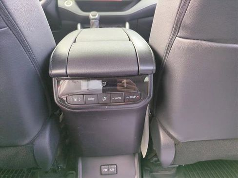 Certified 2026 Toyota Highlander XLE AWD/4WD image 18