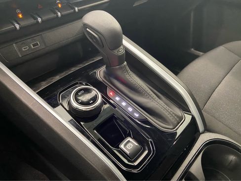 Used 2024 Chevrolet Colorado Trail Boss image 36