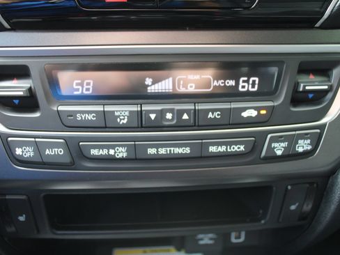 Used 2022 Honda Pilot Special Edition image 48