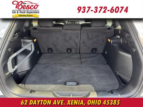 Used 2016 Jeep Cherokee Latitude FWD image 8