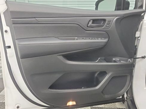 Certified 2025 Honda Odyssey EX-L image 17