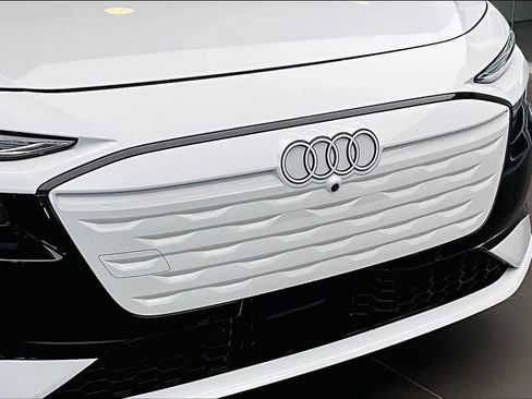 Certified 2025 Audi A6 e-tron Premium w/ Ultra Package image 32