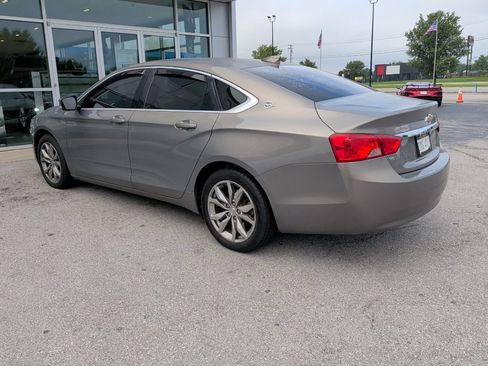 Used 2017 Chevrolet Impala LT FWD image 4