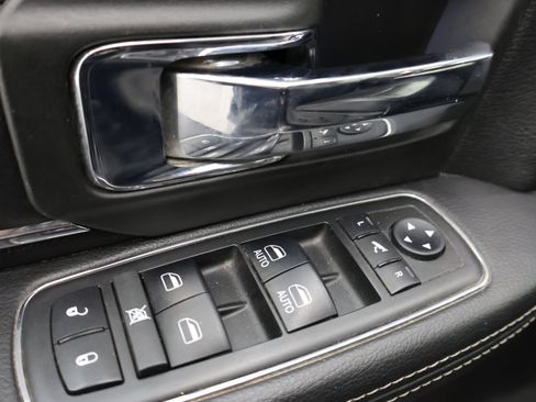 Used 2018 RAM 3500 Laramie image 41