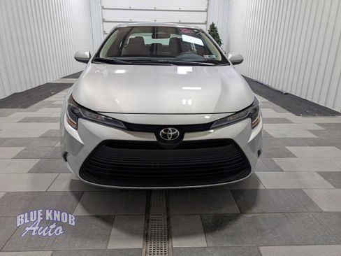 Used 2025 Toyota Corolla LE image 6