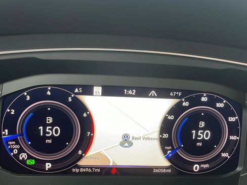 Used 2022 Volkswagen Tiguan SEL R-Line image 8