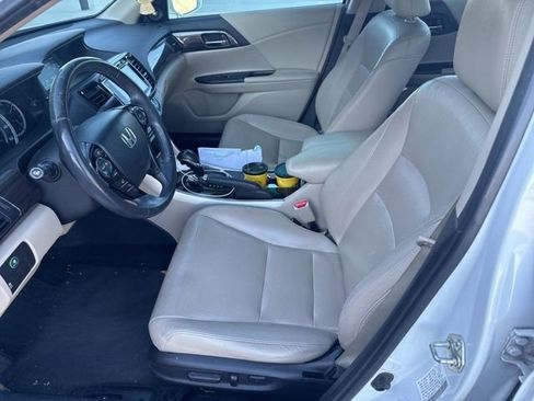 Used 2017 Honda Accord EX-L image 16