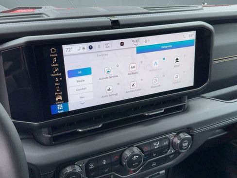 New 2025 Jeep Gladiator Sport image 22