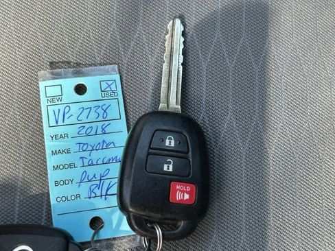 Used 2018 Toyota Tacoma SR5 RWD image 41