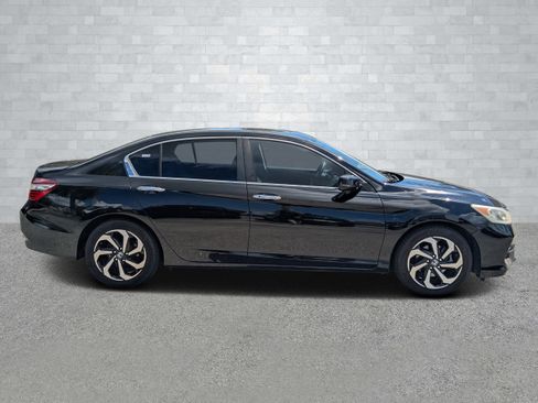 Used 2017 Honda Accord EX image 4