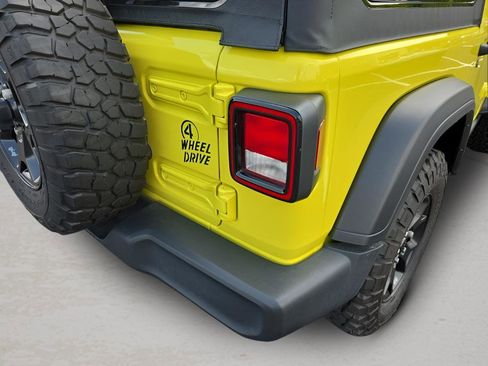 Used 2023 Jeep Wrangler Sport AWD/4WD image 11