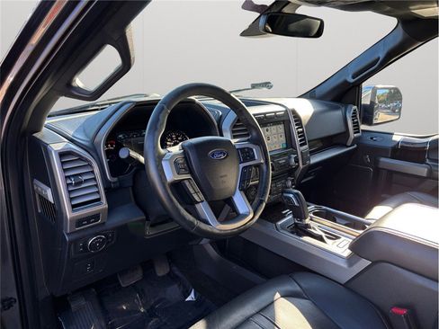 Used 2017 Ford F150 Platinum w/ Equipment Group 701A Luxury image 6