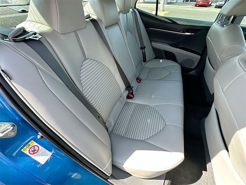 Used 2019 Toyota Camry SE image 24