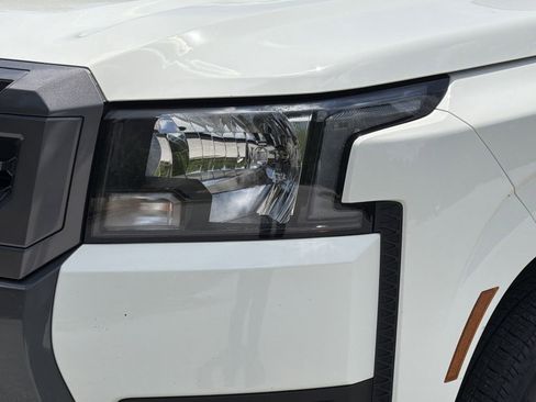Certified 2025 Nissan Frontier SV RWD image 35