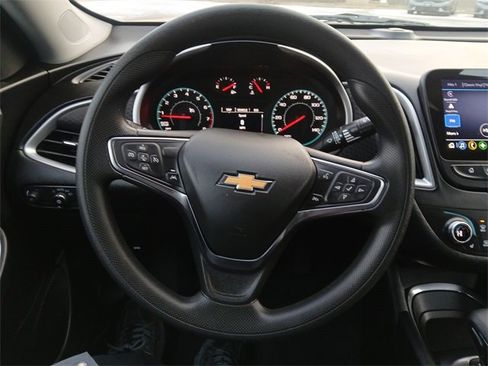 Used 2025 Chevrolet Malibu LT image 14