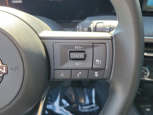Certified 2025 Nissan Kicks SV FWD image 25