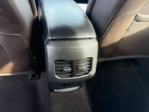 Used 2019 Ford Fusion SE w/ Equipment Group 151A FWD image 14