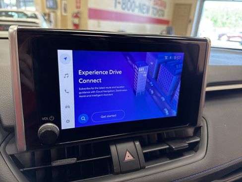 Used 2024 Toyota RAV4 SE w/ Convenience Package image 40