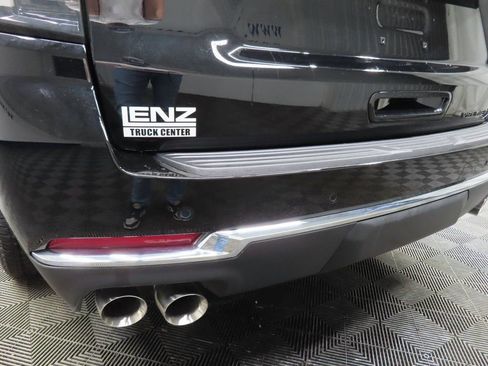 Used 2025 Chevrolet Suburban Premier image 46