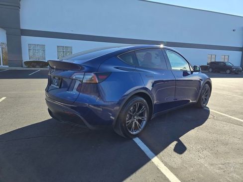 Used 2025 Tesla Model Y Long Range image 8