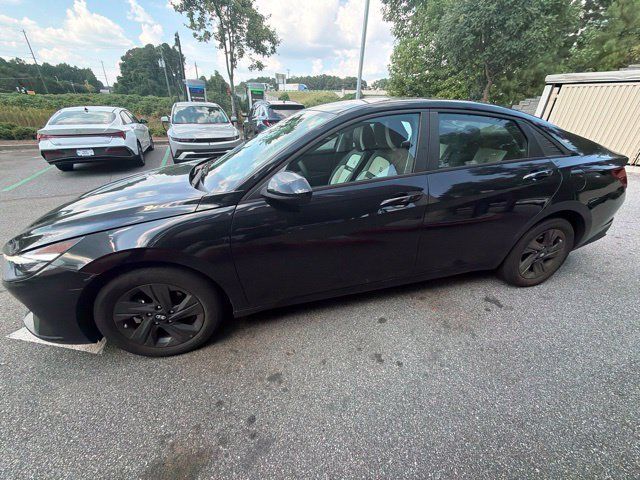Certified 2023 Hyundai Elantra SEL FWD image 6