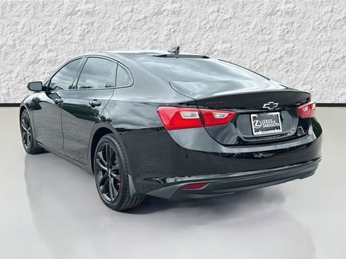Used 2018 Chevrolet Malibu LT w/ Leather Package FWD image 5